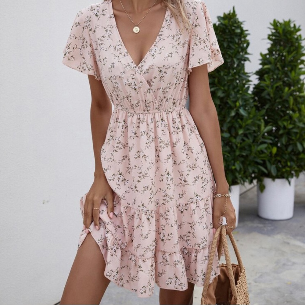 🌟 SHEIN Surplice Front Ditsy Floral A-line Dress🌟